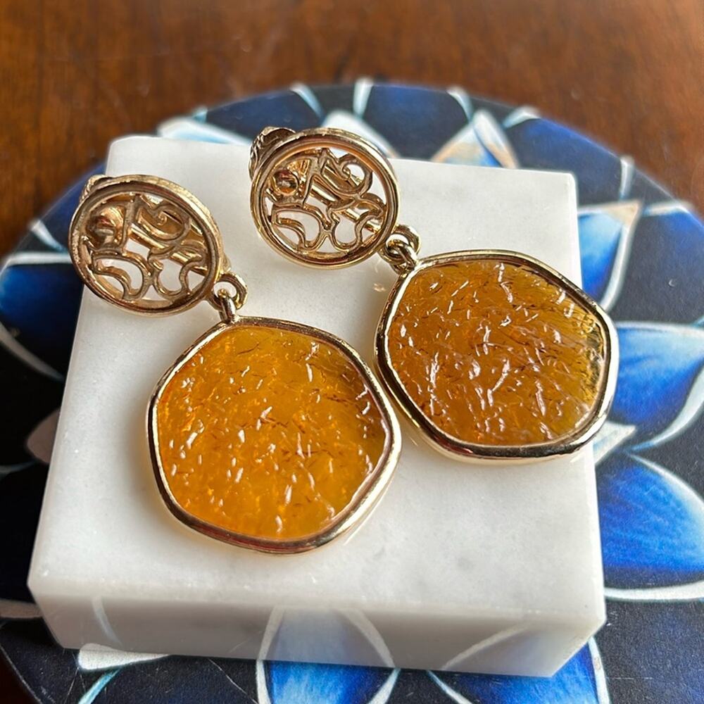 Vintage Sarah Coventry Honey & Gold Round disc drop clip-on earrings #85